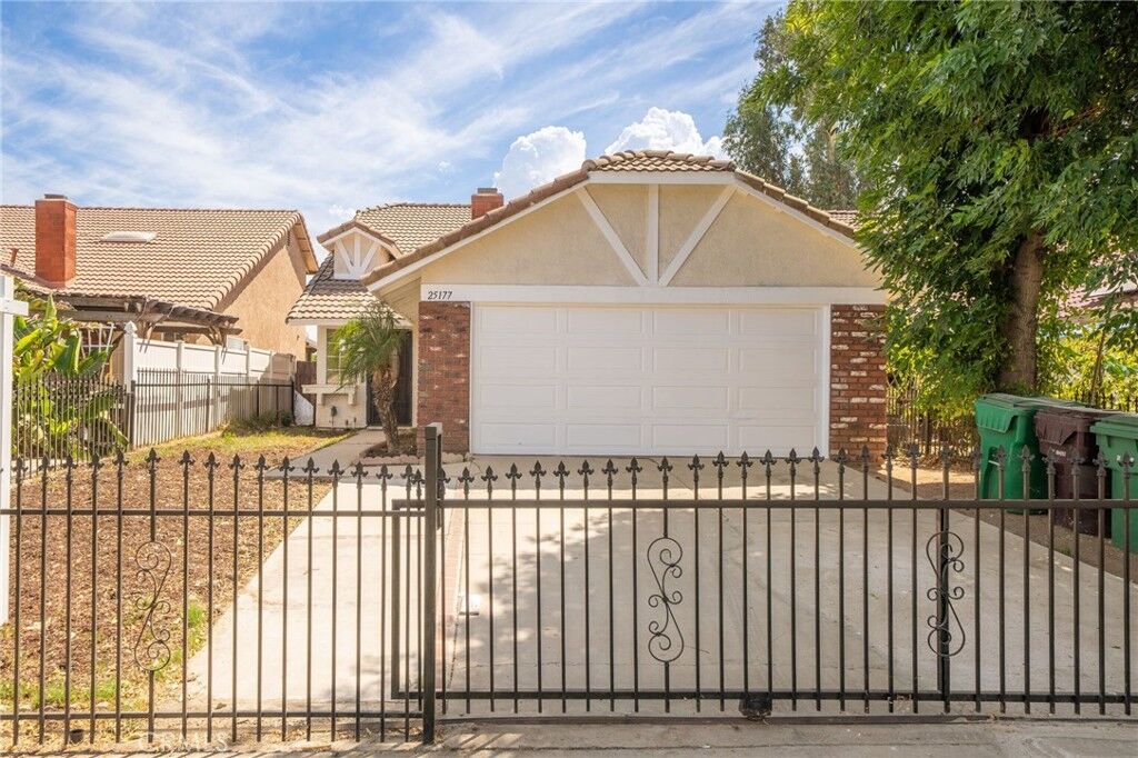 Property Photo: 25177 Dana Lane CA 92551