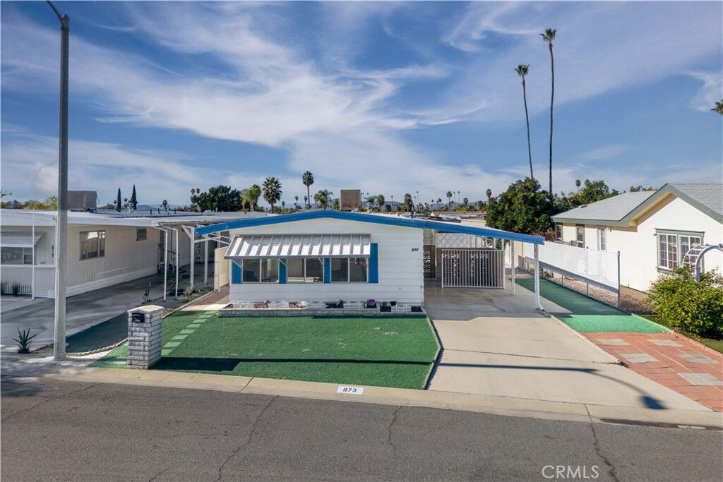 Property Photo: 873 San Ignacio CA 92543