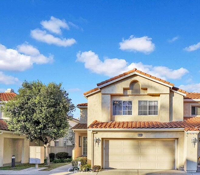 Property Photo: 1023 Via Presa CA 92672