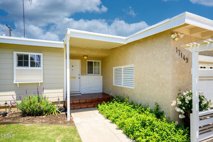 Property Photo: 17149 Bullock Street CA 91316