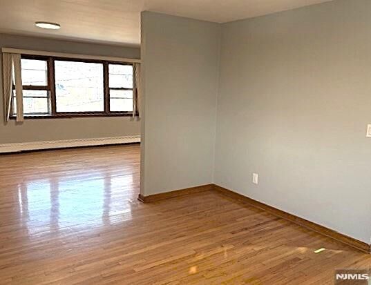Property Photo:  650 Edgewater Avenue 2  NJ 07657 