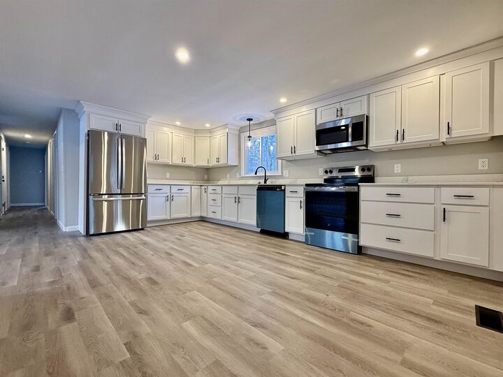 Property Photo: 437 Chester Road NH 03032