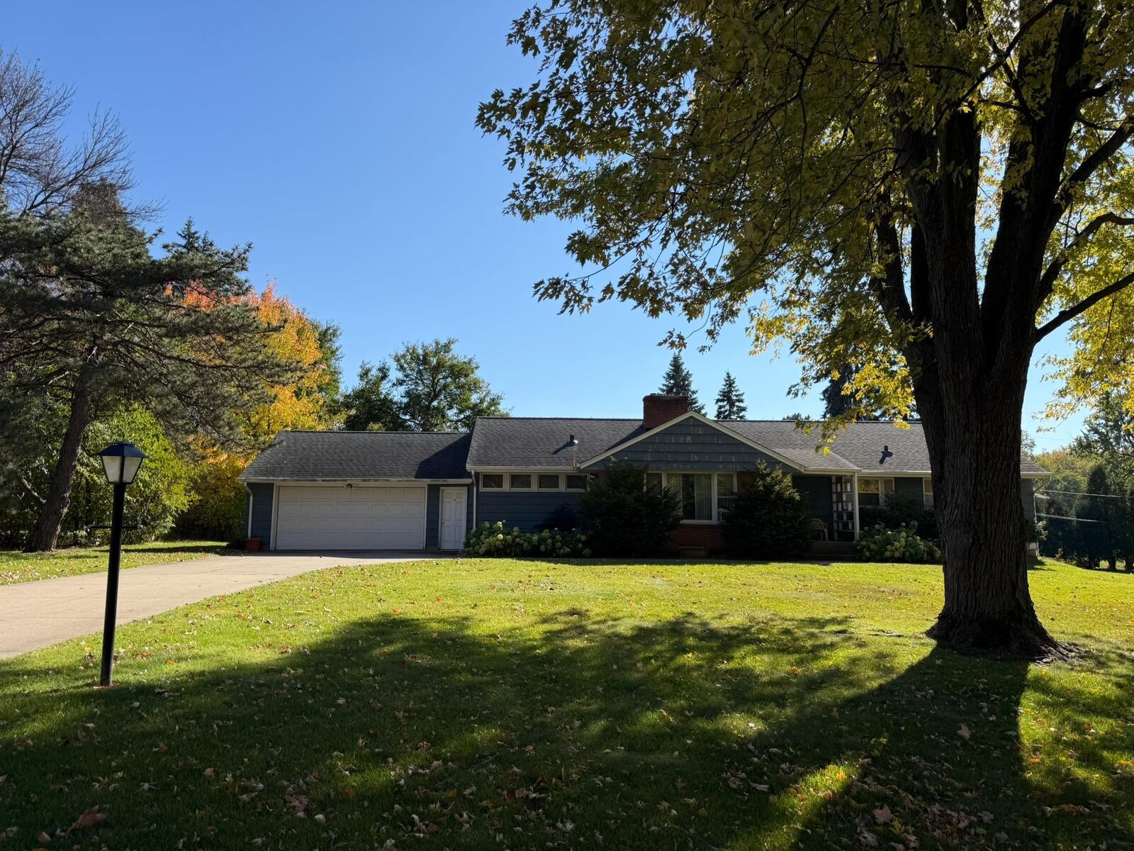 Property Photo:  4 Dorset Road  MN 55118 