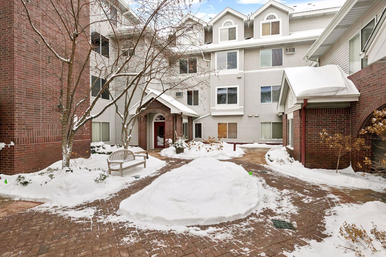 Property Photo: 7420 Edinborough Way 6106 MN 55435