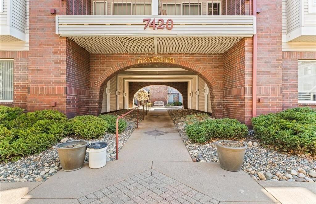 Property Photo:  7420 Edinborough Way 6106  MN 55435 