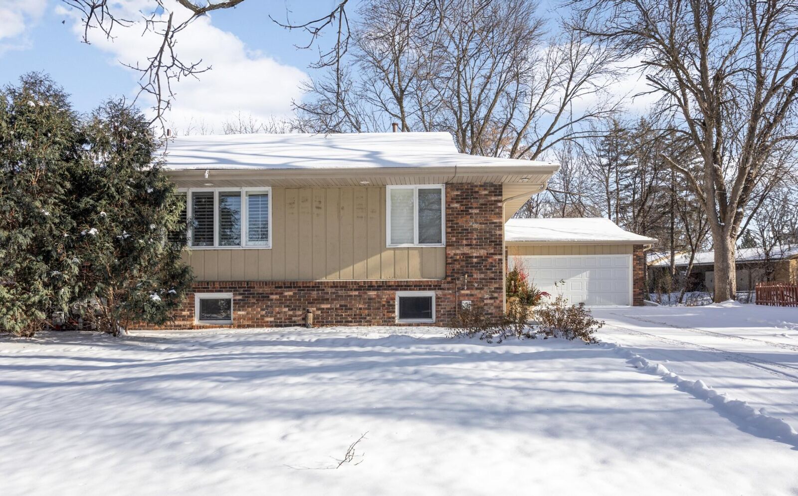Property Photo: 5315 Malibu Drive MN 55436