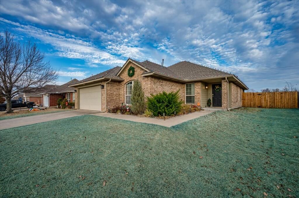 Property Photo:  1160 Partridge Place  OK 73020 