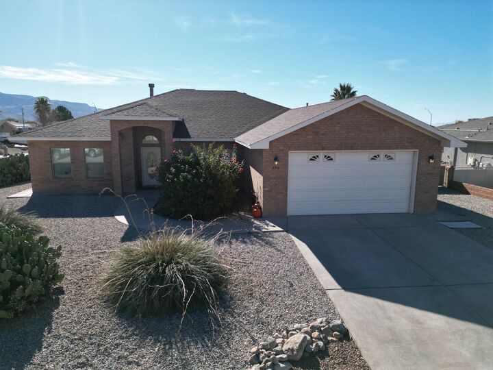 Property Photo:  370 Brentwood Dr  NM 88310 
