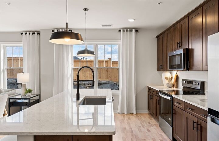 Property Photo:  6 Stratton Drive 307  MA 01801 