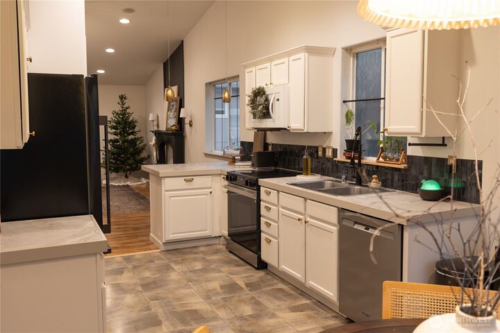 Property Photo:  1524 E 200th Street Ct  WA 98387 