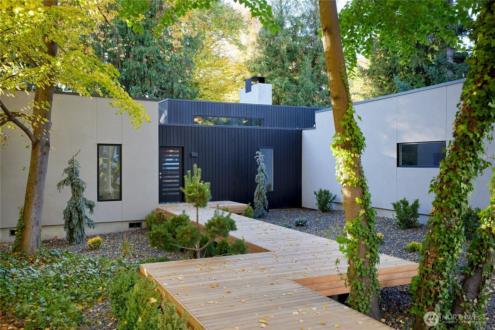 Property Photo: 910 Fern Avenue WA 99362