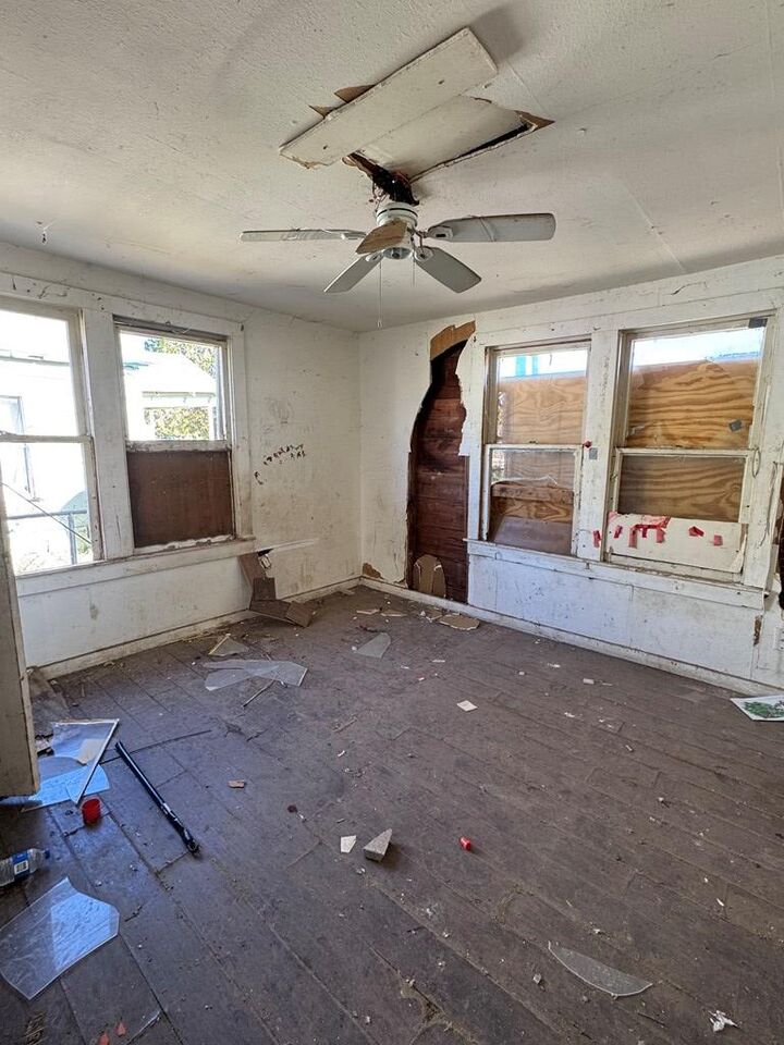 Property Photo: 224 W 13th St TX 76903