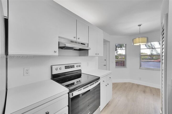 Property Photo: 1200 SW 124th Ter 207O FL 33027