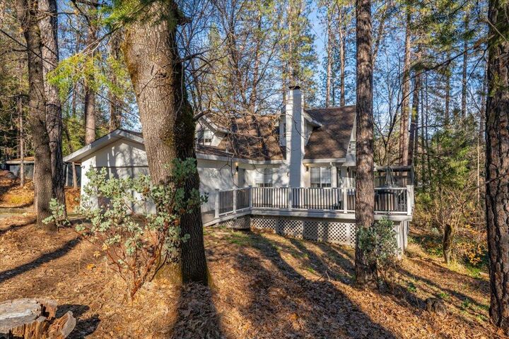 Property Photo: 20697 Nosoni Court CA 96051