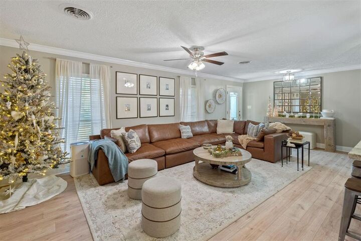 Property Photo:  1709 Matilda Street  LA 70669 