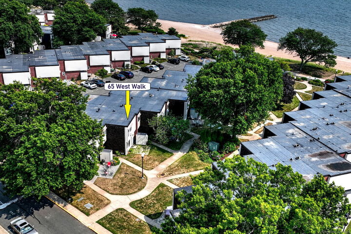 Property Photo: 65 West Walk 65 CT 06516