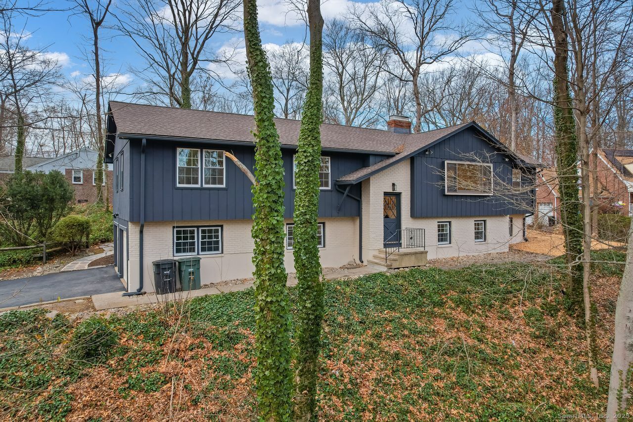 Property Photo: 7 Brett Cliff Road CT 06461