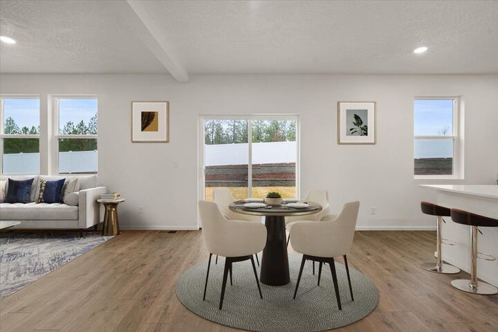 Property Photo: 704 E 4th St WA 99006