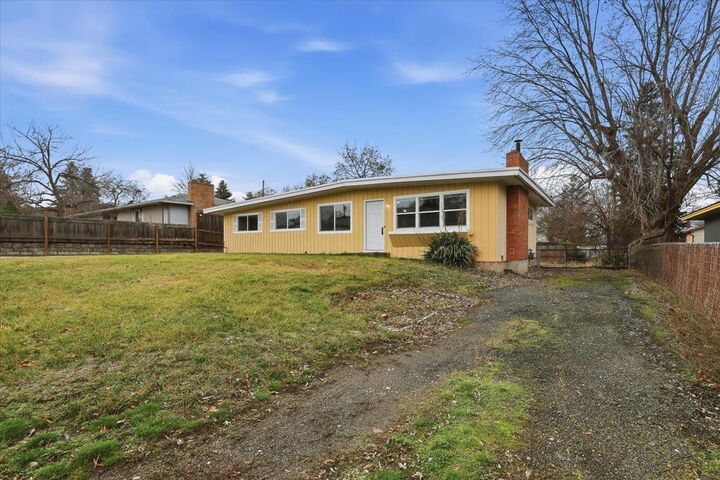 Property Photo: 1219 N Lewis Rd WA 99212