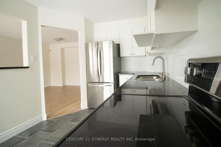 Property Photo: 73 Longshire Circle ON K2J 4K6