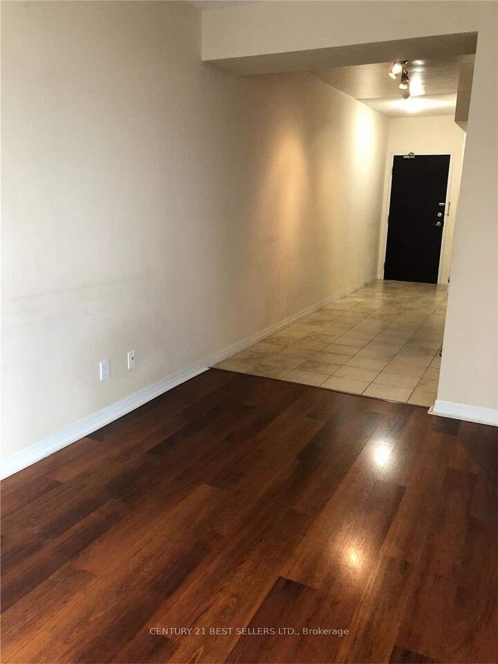 Photo de la propriété: 225 Webb Drive 801 ON L5B 3Y5