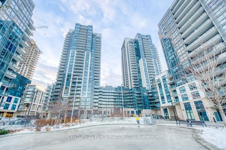 Property Photo:  20 Meadowglen Place 727  ON M1H 2Y5 