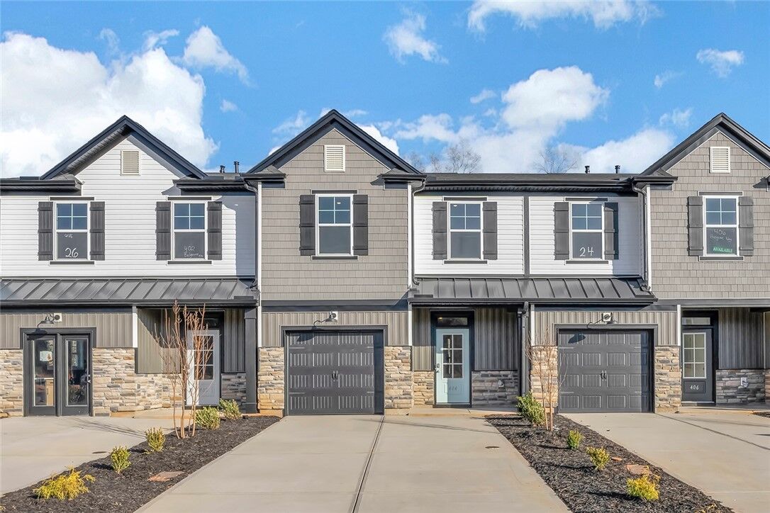 Property Photo: 404 Belgrove Way SC 29640