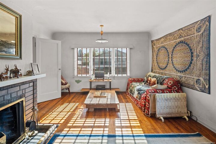 Property Photo:  533 View Royal Ave  BC V9B 1B9 