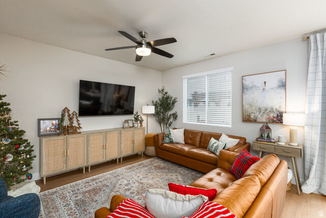 Property Photo: 1083 W Stonehaven Dr UT 84054