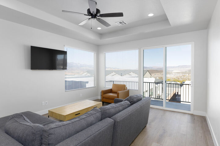 Property Photo: 2152 W 380 S 33 UT 84737