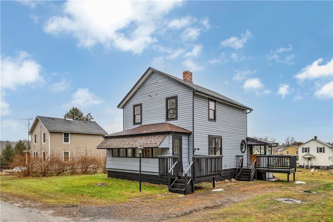 Property Photo:  531 5th Ave  PA 15618 