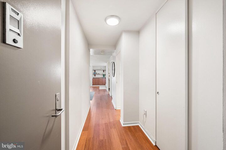 Property Photo: 604 S Washington Square 36 2606 PA 19106