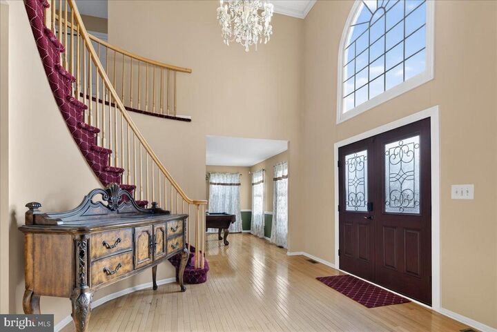 Property Photo: 7 Redwood Court NJ 08550