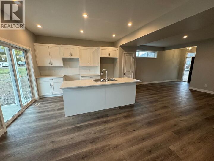 Property Photo:  1305 Spruce Avenue  BC V1K 1L2 