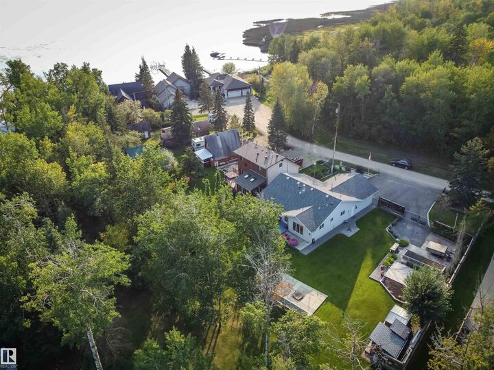 Property Photo:  1087 10 Street  AB T0E 1A0 