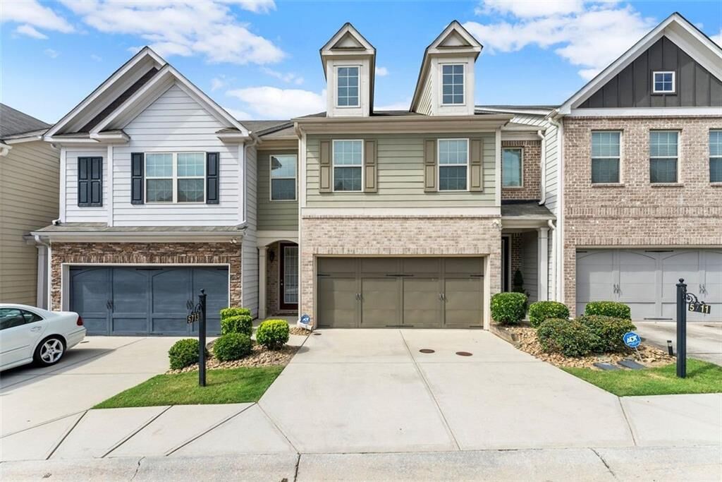 Property Photo: 5713 Radford Loop GA 30213