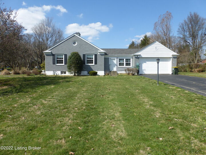 Property Photo:  701 Rudy Ln  KY 40207 