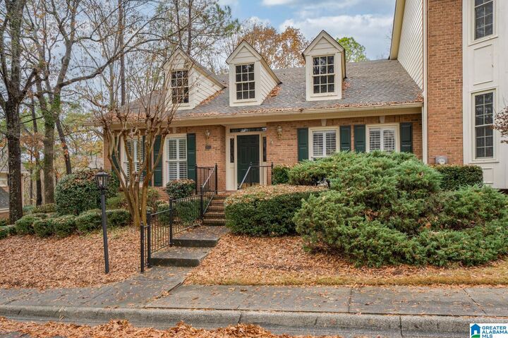 Property Photo:  901 Chestnut Oaks Circle  AL 35244 