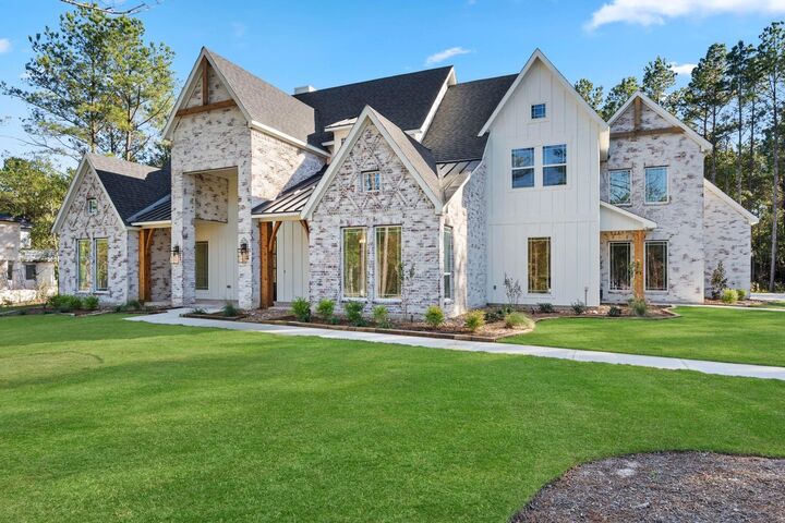 Property Photo:  25061 Seguin Trail  TX 77316 