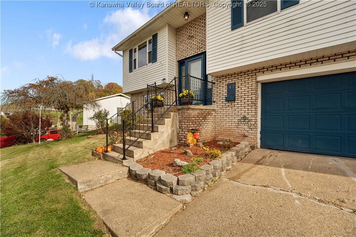 Property Photo:  47 Jannette Drive  WV 25159 