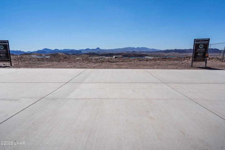 Property Photo: 2404 Desert Rdg Ct AZ 86406