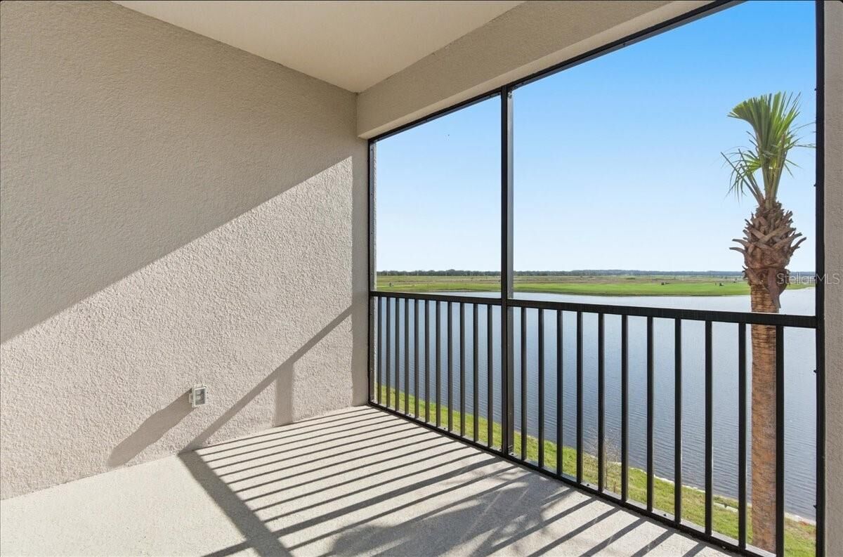 Property Photo: 19140 Scallop Loop 308 FL 34211