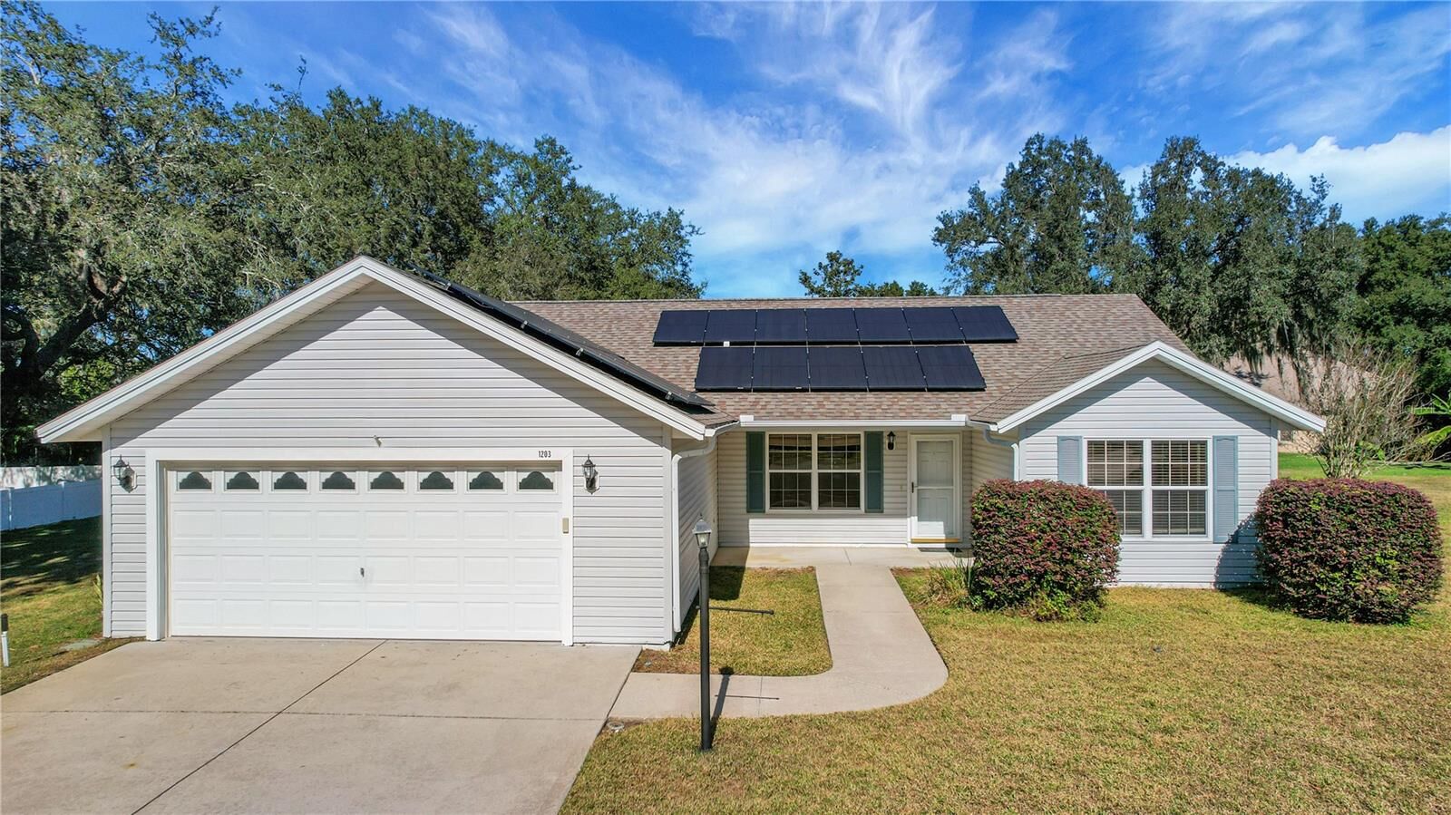 Property Photo: 1203 Laurel Oak Lane FL 32159