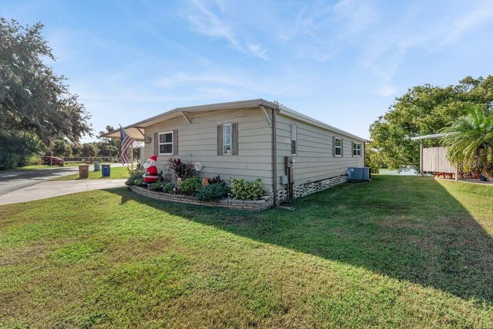 Property Photo:  2055 S Floral Avenue 326  FL 33830 