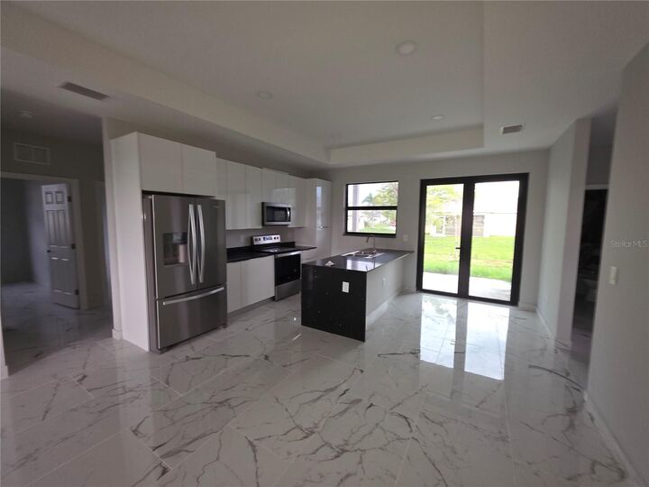 Property Photo: 1035 Kismet Parkway W FL 33993