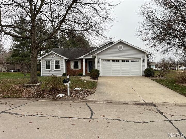 Property Photo: 160 Coventry Way IL 62249