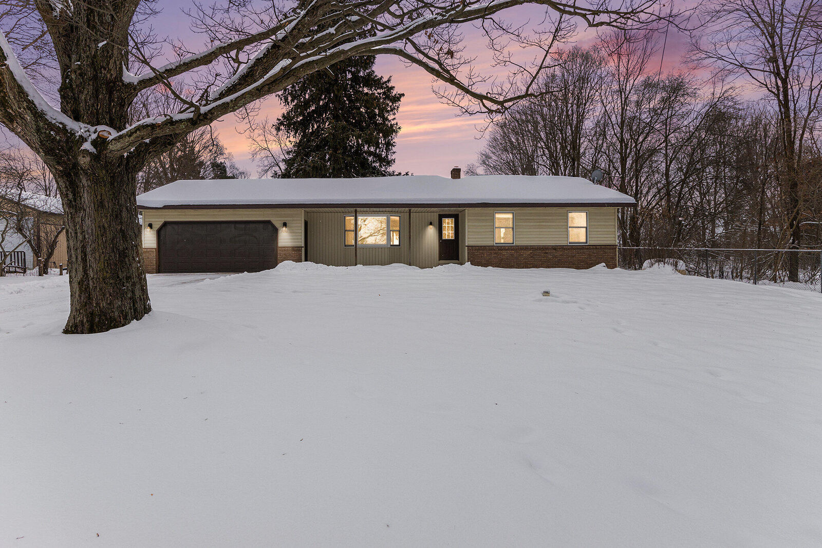 Property Photo:  3030 Newell Street  MI 49314 