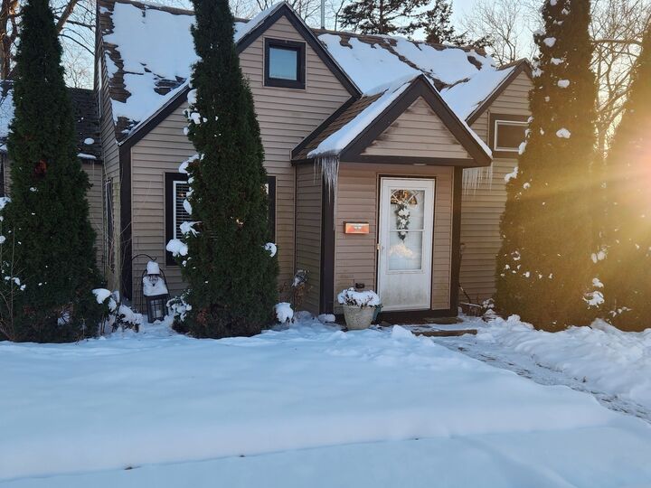 Property Photo:  328 Clifton Drive  IL 60073 