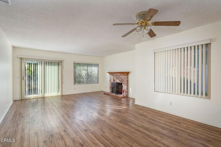Property Photo:  883 Murdoch Lane  CA 93003 