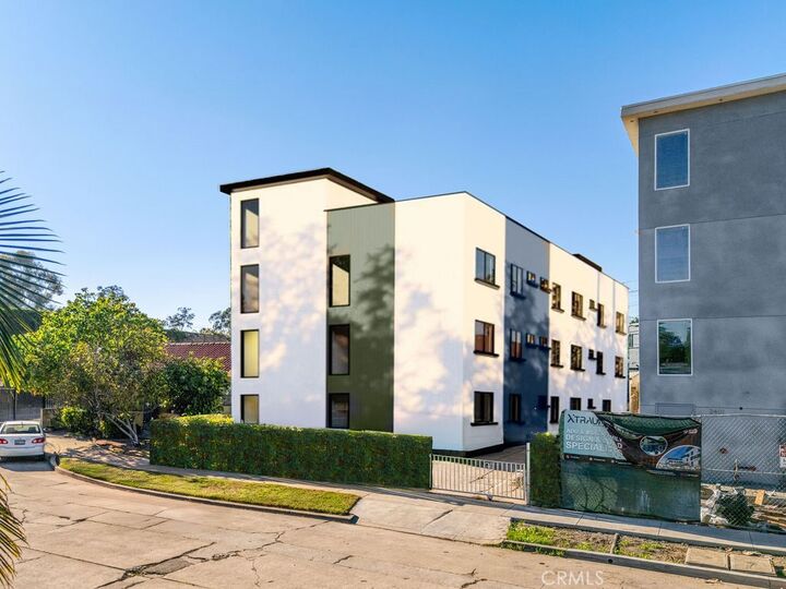 Property Photo:  2405 Clyde  CA 90016 